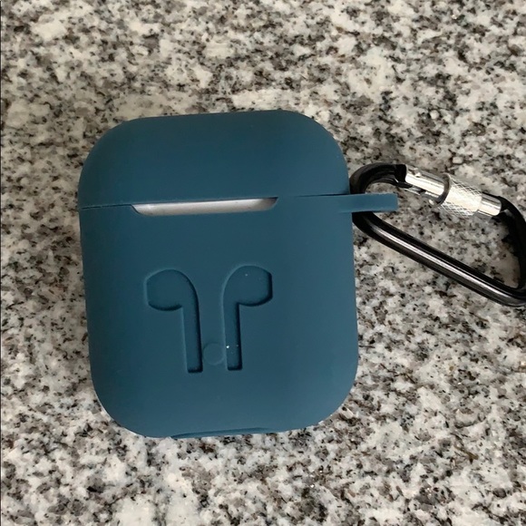 Blue Waterproof Apple AirPods rubber case withclip - Picture 3 of 6